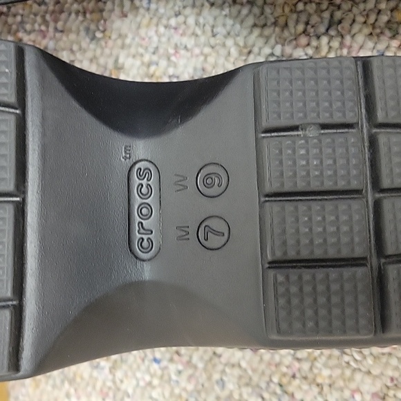 Black Crocs Unisex Stomp Platform Loafers Sz M7/W9. Like New - Picture 7 of 8